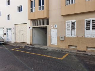 Piso y garajes en C/ Agustín Espinosa, Arrecife