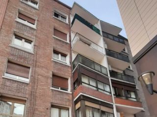 Promoción de viviendas en venta en plaza los tres concejos, 2 en la provincia de Bizkaia